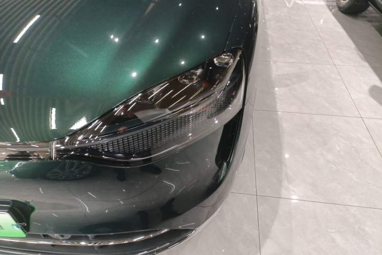 Used Hima AITO M9 2025 Extended-Range Ultra Version 52 kWh 6-Seater Left Front Headlight