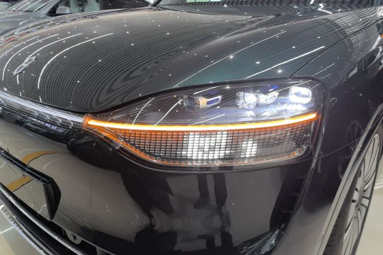 Used Hima AITO M9 2025 Extended-Range Ultra Version 52 kWh 5-Seater Edition Left Front Headlight