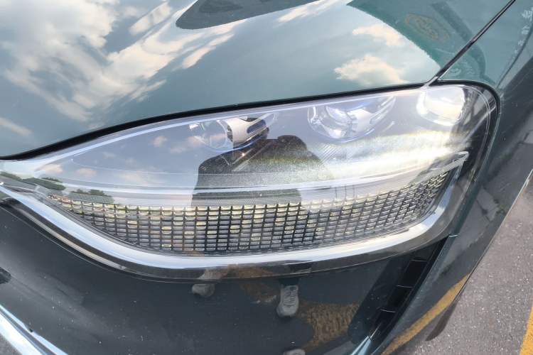 Used Hima AITO M9 2025 Extended-Range Ultra Version 52 kWh 6-Seater Left Front Headlight