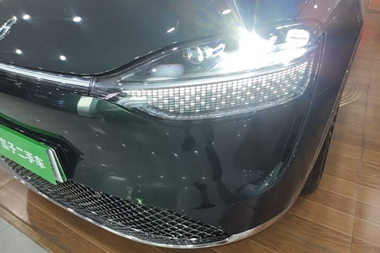 Used Hima AITO M9 2025 Pure Electric Ultra Version 100 kWh 6-Seater Model Left Front Headlight