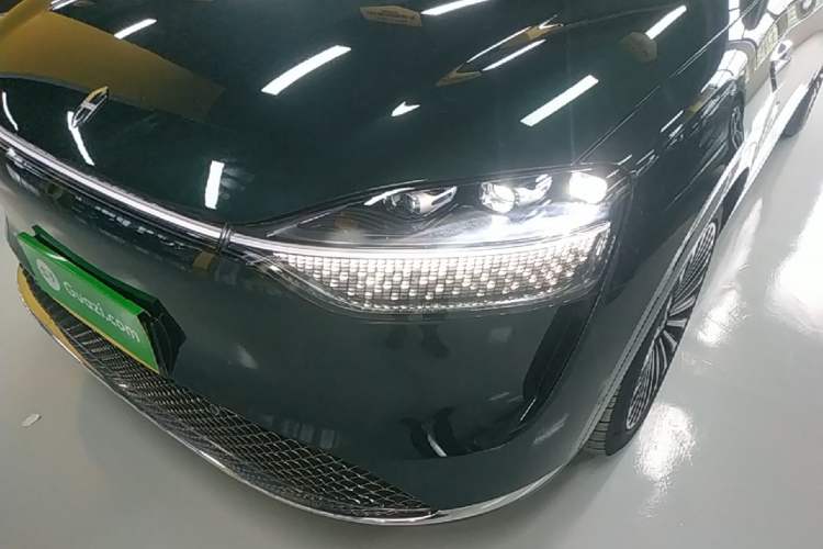 Used Hima AITO M9 2025 Pure Electric Ultra Version 100 kWh 6-Seater Model Left Front Headlight