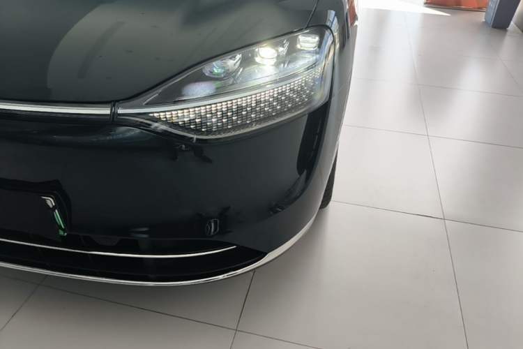 Used Hima AITO M9 2025 Extended-Range Ultra Version 52 kWh 5-Seater Edition Left Front Headlight