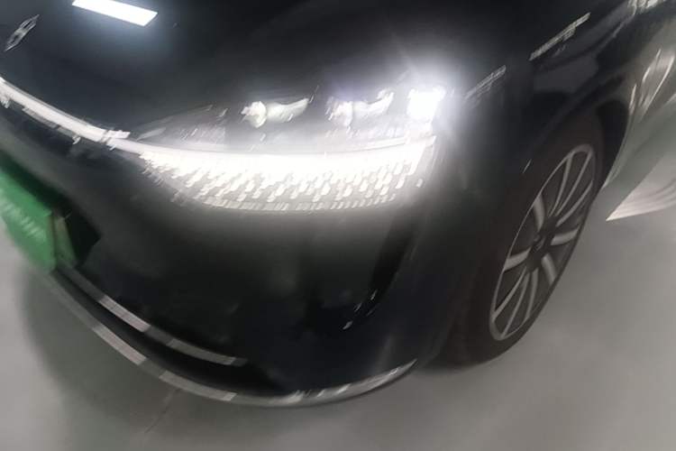 Used Hima AITO M9 2025 Model Range-Extended Max Edition 52kWh 6-seater (896-line LiDAR) Left Front Headlight
