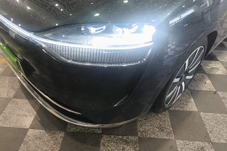 Used Hima AITO M9 2025 Extended-Range Ultra Version 52 kWh 6-Seater Left Front Headlight