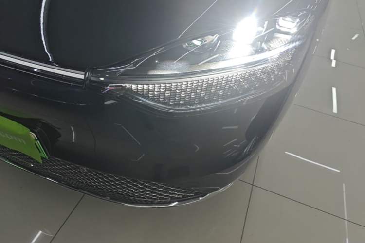 Used Hima AITO M9 2025 Pure Electric Ultra Version 100 kWh 6-Seater Model Left Front Headlight