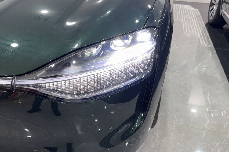Used Hima AITO M9 2025 Pure Electric Ultra Version 100 kWh 6-Seater Model Left Front Headlight