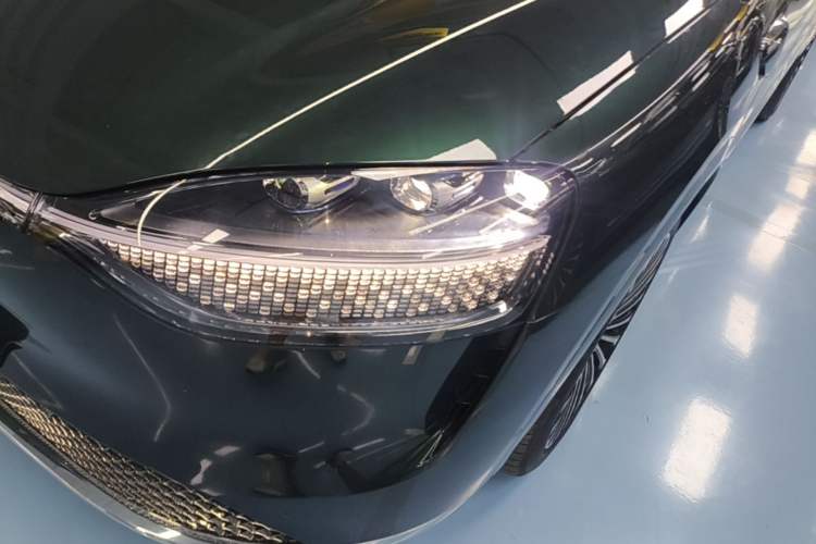 Used Hima AITO M9 2025 Pure Electric Ultra Version 100 kWh 6-Seater Model Left Front Headlight