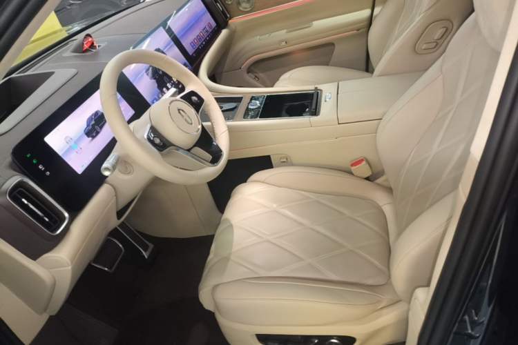 Used Hima AITO M9 2025 Pure Electric Ultra Version 100 kWh 6-Seater Model Left Front Seat
