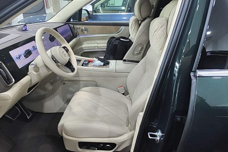 Used Hima AITO M9 2025 Pure Electric Ultra Version 100 kWh 6-Seater Model Left Front Seat