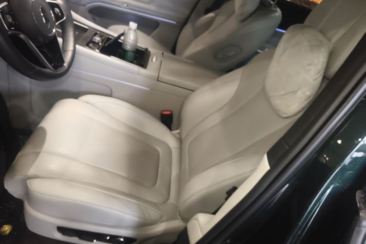 Used Hima AITO M9 2025 Extended-Range Ultra Version 52 kWh 6-Seater Left Front Seat