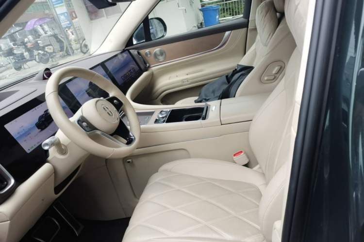 Used Hima AITO M9 2025 Pure Electric Ultra Version 100 kWh 6-Seater Model Left Front Seat