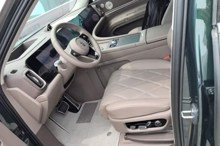 Used Hima AITO M9 2025 Extended-Range Ultra Version 52 kWh 5-Seater Edition Left Front Seat