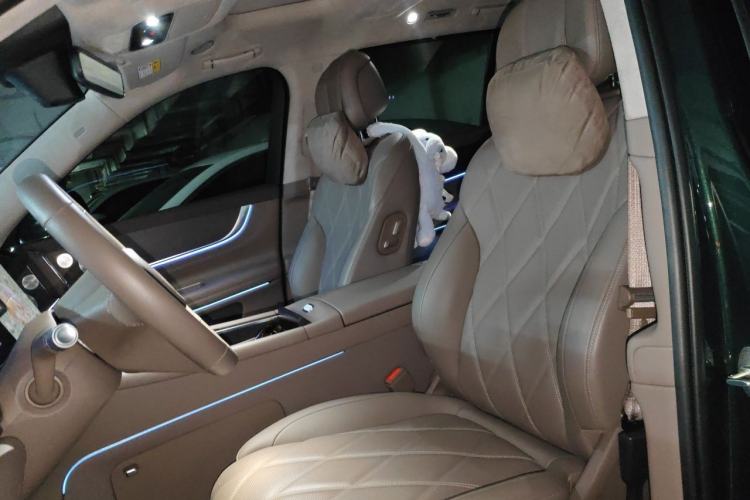 Used Hima AITO M9 2025 Extended-Range Ultra Version 52 kWh 6-Seater Left Front Seat