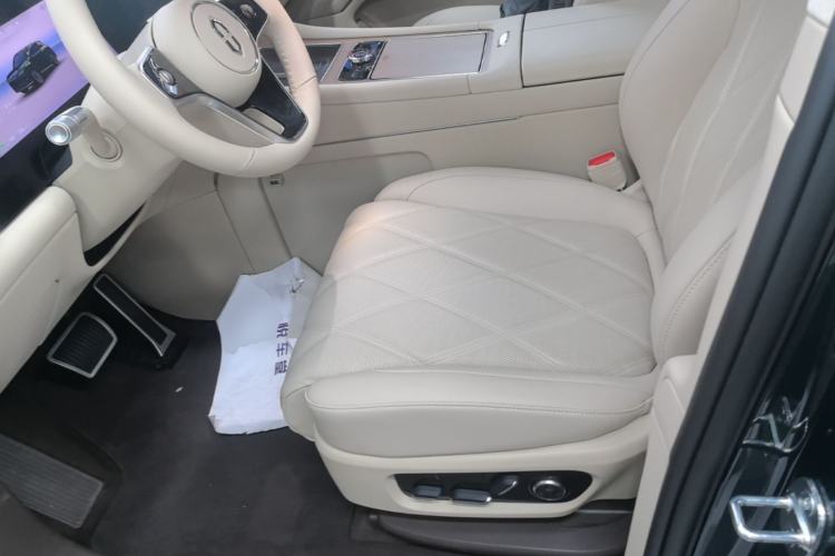 Used Hima AITO M9 2025 Pure Electric Ultra Version 100 kWh 6-Seater Model Left Front Seat
