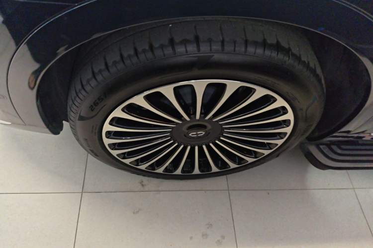 Used Hima AITO M9 2025 Pure Electric Ultra Version 100 kWh 6-Seater Model Left Front Wheel Hub