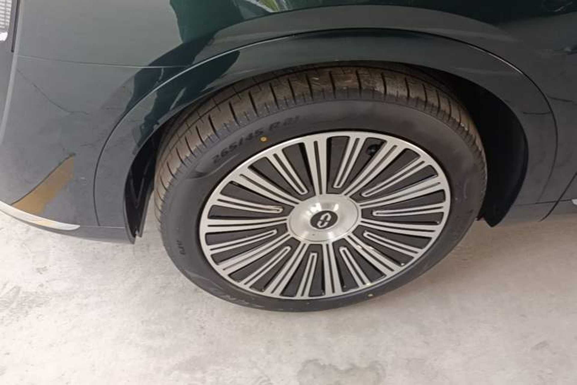 Used Hima AITO M9 2025 Extended-Range Ultra Version 52 kWh 6-Seater Left Front Wheel Hub