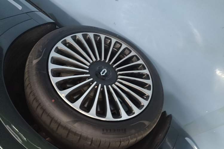 Used Hima AITO M9 2025 Pure Electric Ultra Version 100 kWh 6-Seater Model Left Front Wheel Hub