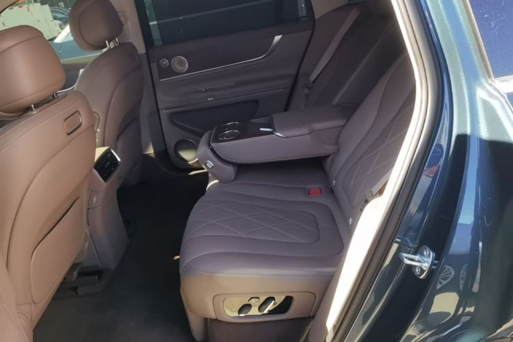 Used Hima AITO M9 2025 Extended-Range Ultra Version 52 kWh 5-Seater Edition Left Rear Seat