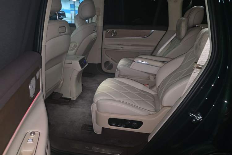 Used Hima AITO M9 2025 Pure Electric Ultra Version 100 kWh 6-Seater Model Left Rear Seat