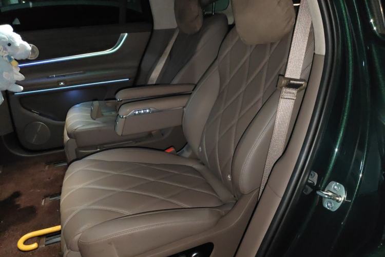 Used Hima AITO M9 2025 Extended-Range Ultra Version 52 kWh 6-Seater Left Rear Seat
