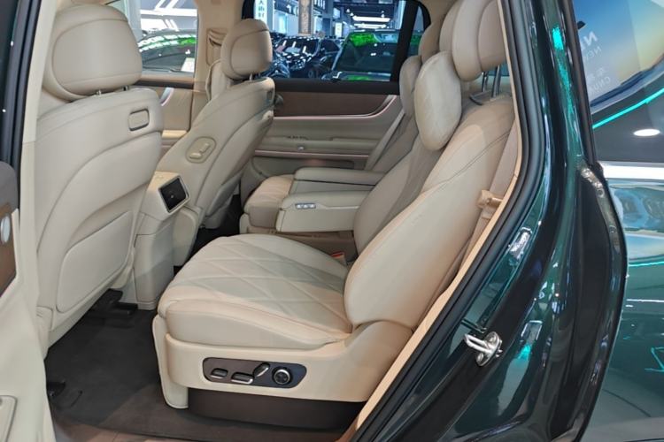 Used Hima AITO M9 2025 Pure Electric Ultra Version 100 kWh 6-Seater Model Left Rear Seat