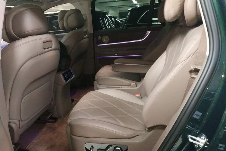 Used Hima AITO M9 2025 Extended-Range Max Version 52 kWh 6-Seater Edition Left Rear Seat