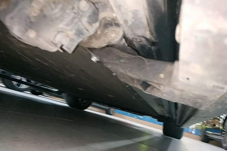 Used Hima AITO M9 2025 Pure Electric Ultra Version 100 kWh 6-Seater Model Left Side Sill