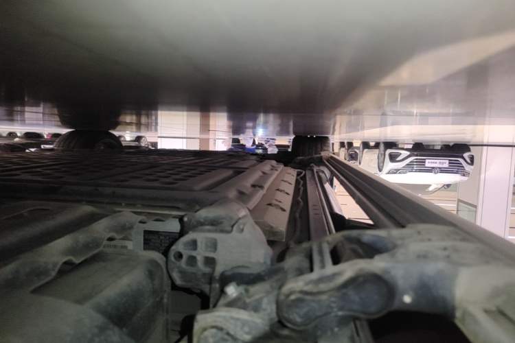 Used Hima AITO M9 2025 Extended-Range Ultra Version 52 kWh 6-Seater Left Side Sill