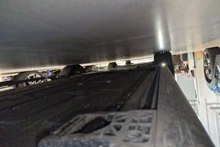 Used Hima AITO M9 2025 Pure Electric Ultra Version 100 kWh 6-Seater Model Left Side Sill