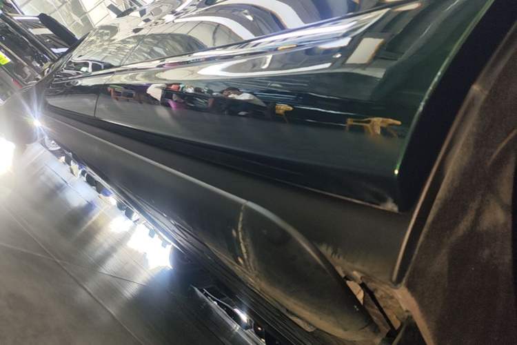 Used Hima AITO M9 2025 Pure Electric Ultra Version 100 kWh 6-Seater Model Left Side Sill
