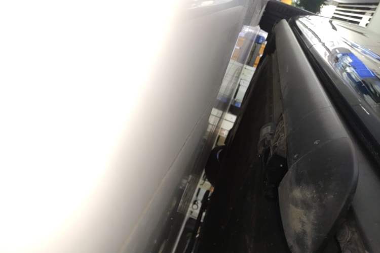 Used Hima AITO M9 2025 Extended-Range Ultra Version 52 kWh 6-Seater Left Side Sill