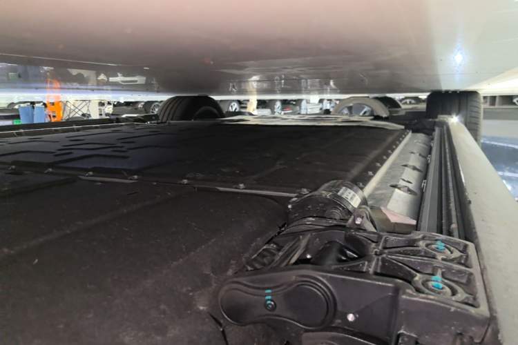 Used Hima AITO M9 2025 Extended-Range Ultra Version 52 kWh 5-Seater Edition Left Side Sill