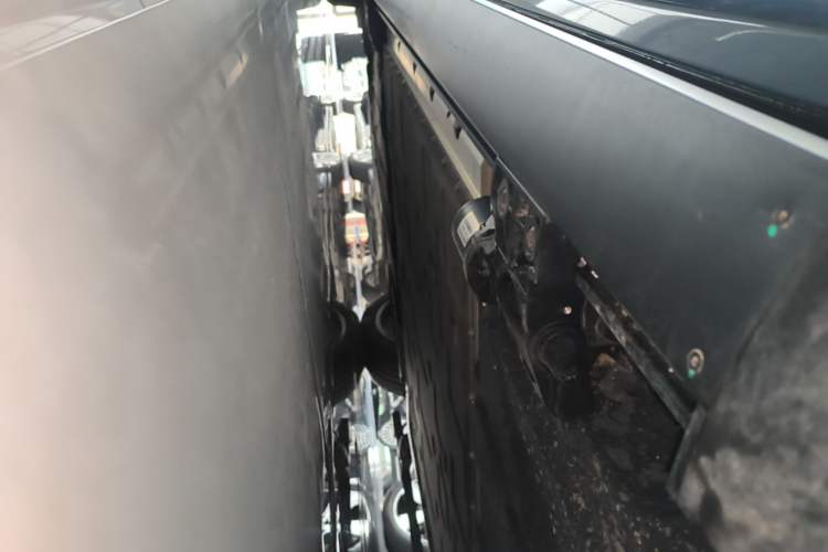 Used Hima AITO M9 2025 Extended-Range Ultra Version 52 kWh 5-Seater Edition Left Side Sill
