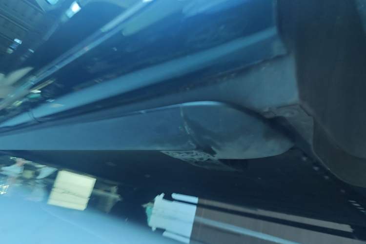 Used Hima AITO M9 2025 Pure Electric Ultra Version 100 kWh 6-Seater Model Left Side Sill