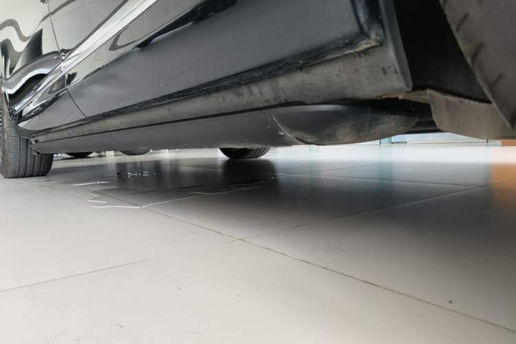 Used Hima AITO M9 2025 Extended-Range Ultra Version 52 kWh 5-Seater Edition Left Side Sill