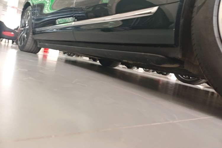 Used Hima AITO M9 2025 Extended-Range Ultra Version 52 kWh 5-Seater Edition Left Side Sill