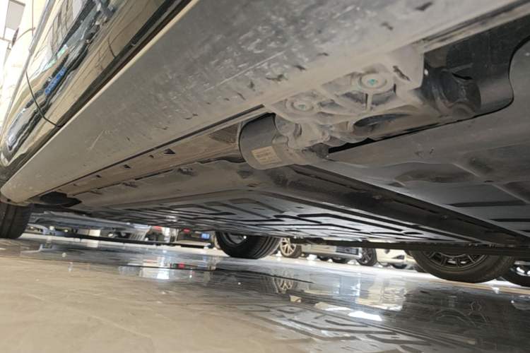 Used Hima AITO M9 2025 Extended-Range Ultra Version 52 kWh 5-Seater Edition Left Side Sill