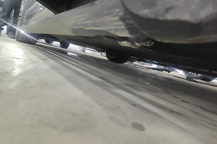 Used Hima AITO M9 2025 Extended-Range Ultra Version 52 kWh 6-Seater Left Side Sill
