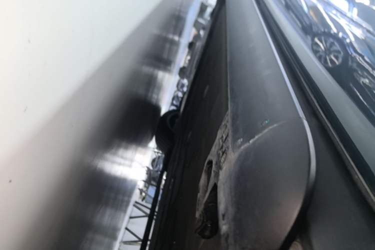 Used Hima AITO M9 2025 Pure Electric Ultra Version 100 kWh 6-Seater Model Left Side Sill