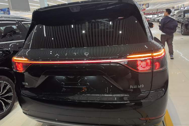Used Hima AITO M9 2025 Extended-Range Ultra Version 52 kWh 5-Seater Edition Rear