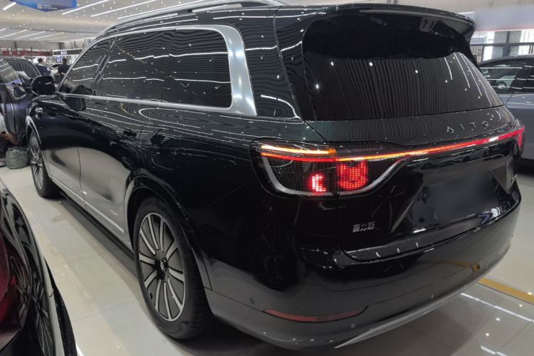 Used Hima AITO M9 2025 Extended-Range Ultra Version 52 kWh 5-Seater Edition Rear Left 45 Deg