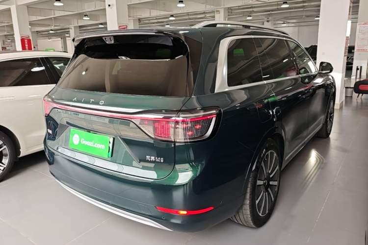 Used Hima AITO M9 2025 Extended-Range Ultra Version 52 kWh 5-Seater Edition Rear Right 45 Deg