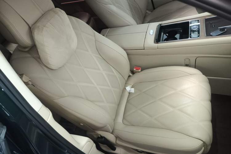 Used Hima AITO M9 2025 Pure Electric Ultra Version 100 kWh 6-Seater Model Right Front Seat