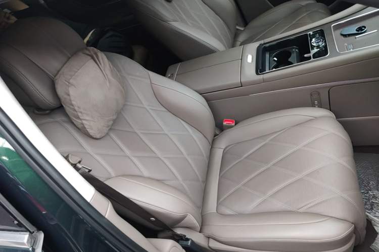 Used Hima AITO M9 2025 Extended-Range Ultra Version 52 kWh 5-Seater Edition Right Front Seat