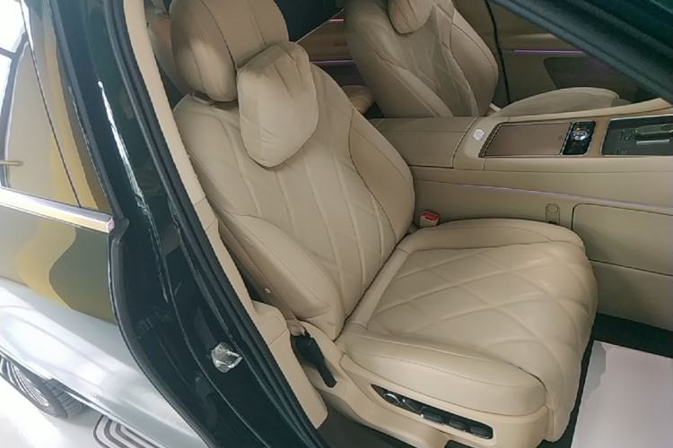 Used Hima AITO M9 2025 Pure Electric Ultra Version 100 kWh 6-Seater Model Right Front Seat