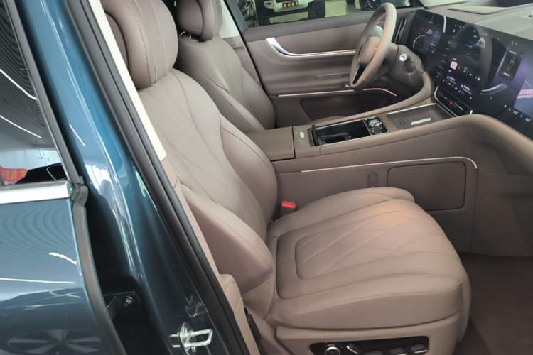Used Hima AITO M9 2025 Extended-Range Ultra Version 52 kWh 5-Seater Edition Right Front Seat