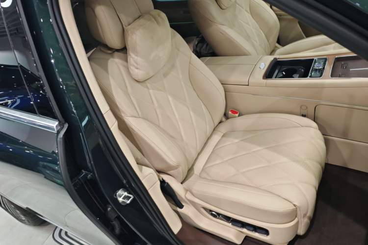 Used Hima AITO M9 2025 Pure Electric Ultra Version 100 kWh 6-Seater Model Right Front Seat