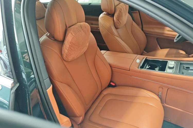 Used Hima AITO M9 2025 Extended-Range Ultra Version 52 kWh 5-Seater Edition Right Front Seat