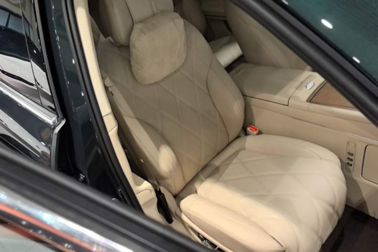 Used Hima AITO M9 2025 Pure Electric Ultra Version 100 kWh 6-Seater Model Right Front Seat