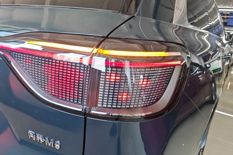 Used Hima AITO M9 2025 Extended-Range Ultra Version 52 kWh 6-Seater Right Rear Taillight